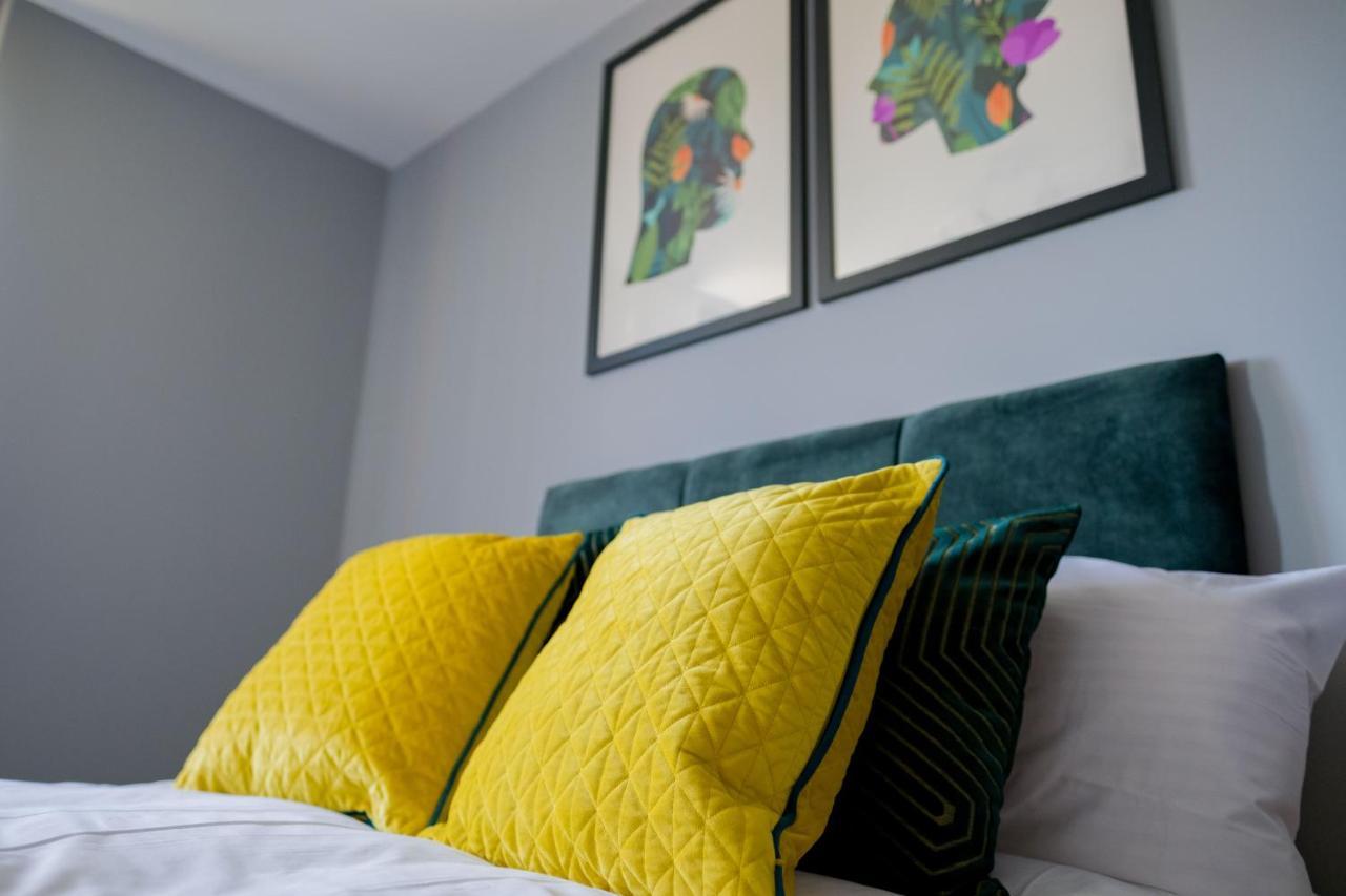Pahuna Ghar Birmigham City 2 Bedroom Apartment- Short To Mid Term Let-Free Secure Parking Birmingham Exterior foto